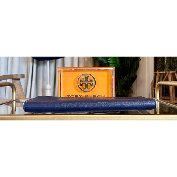 Beautiful Authentic Tory Burch Navy Blue and White Leather Serif Clutch - Picture 2 of 10